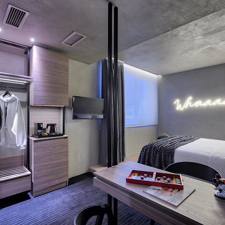 Onoma Hotel เทสซาโลนิกิ ภายนอก รูปภาพ A room at the hotel