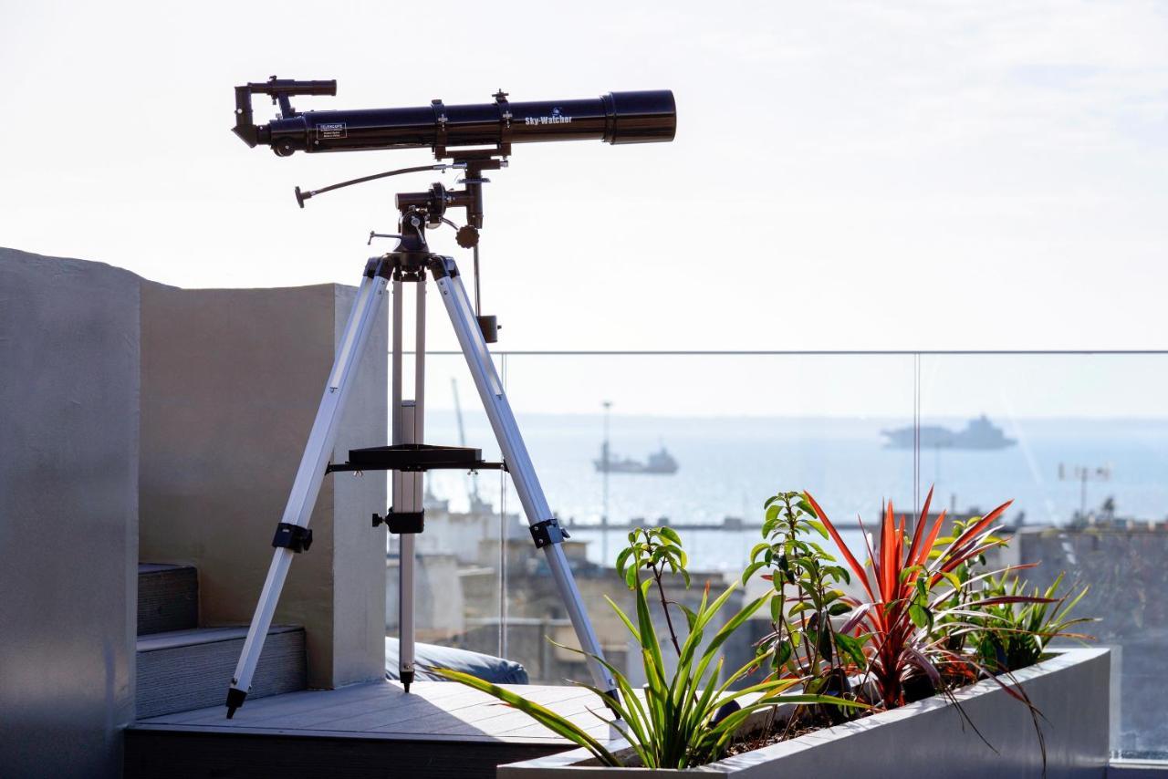 Onoma Hotel เทสซาโลนิกิ ภายนอก รูปภาพ A refractor telescope