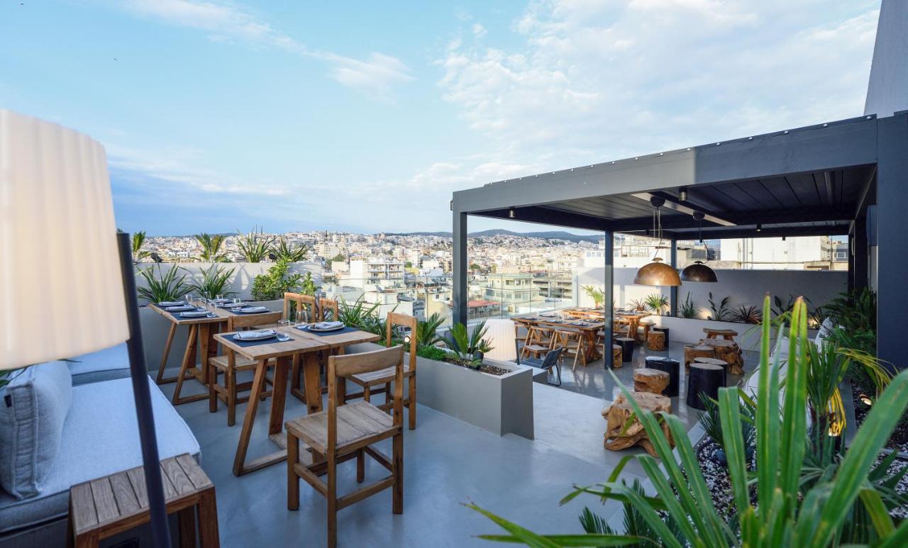 Onoma Hotel เทสซาโลนิกิ ภายนอก รูปภาพ Rooftop bar in Athens