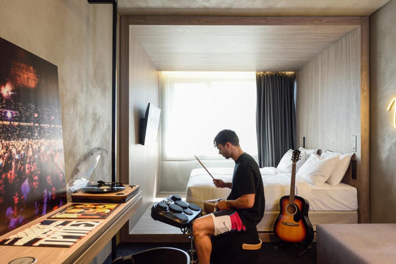 Onoma Hotel เทสซาโลนิกิ ภายนอก รูปภาพ A guest at the hotel