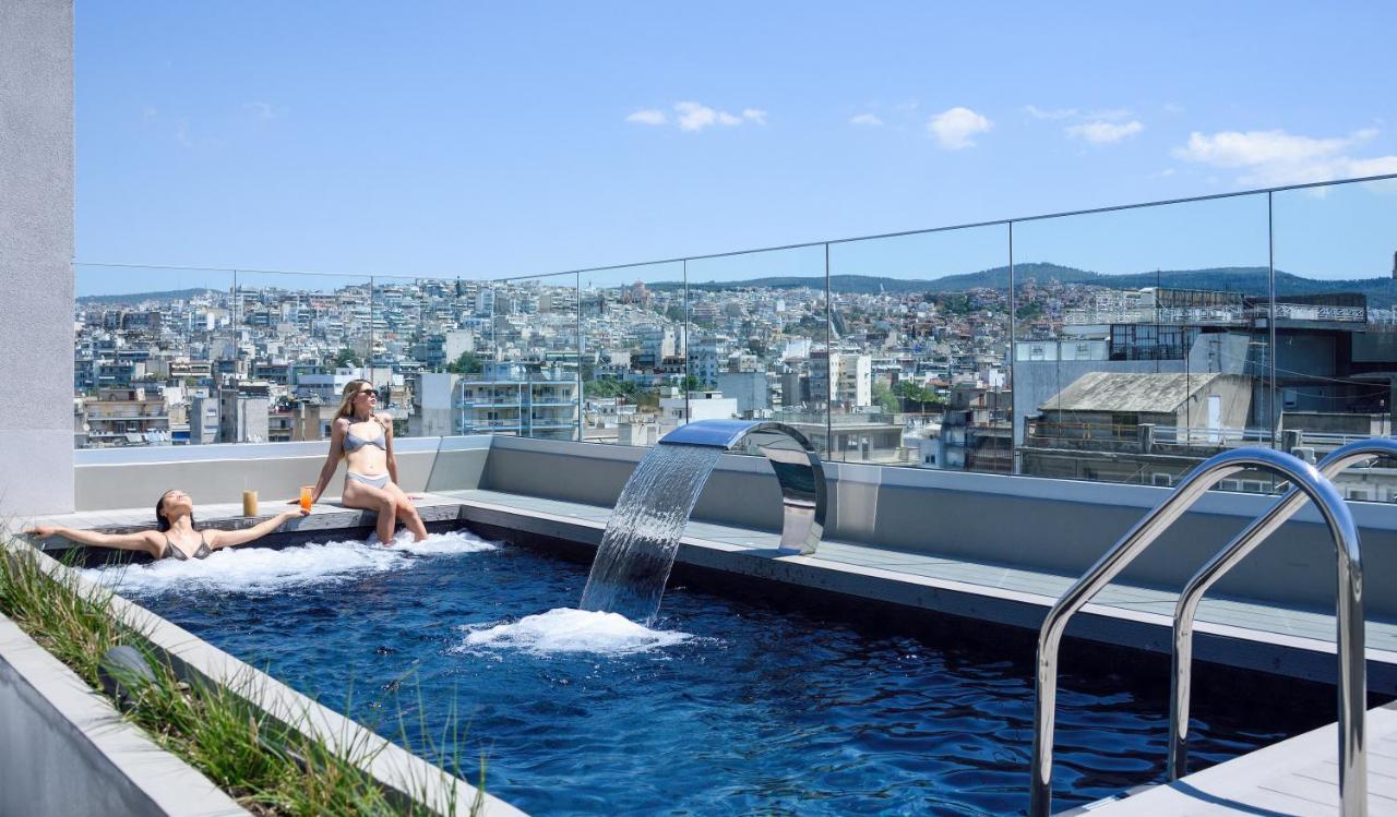 Onoma Hotel เทสซาโลนิกิ ภายนอก รูปภาพ Rooftop pool at the Hilton Athens