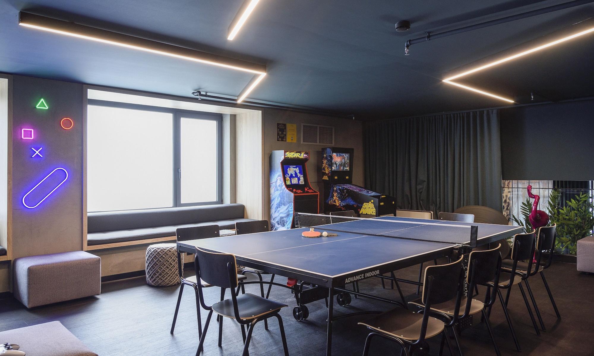 Onoma Hotel เทสซาโลนิกิ ภายนอก รูปภาพ The games room at the University of Westminster