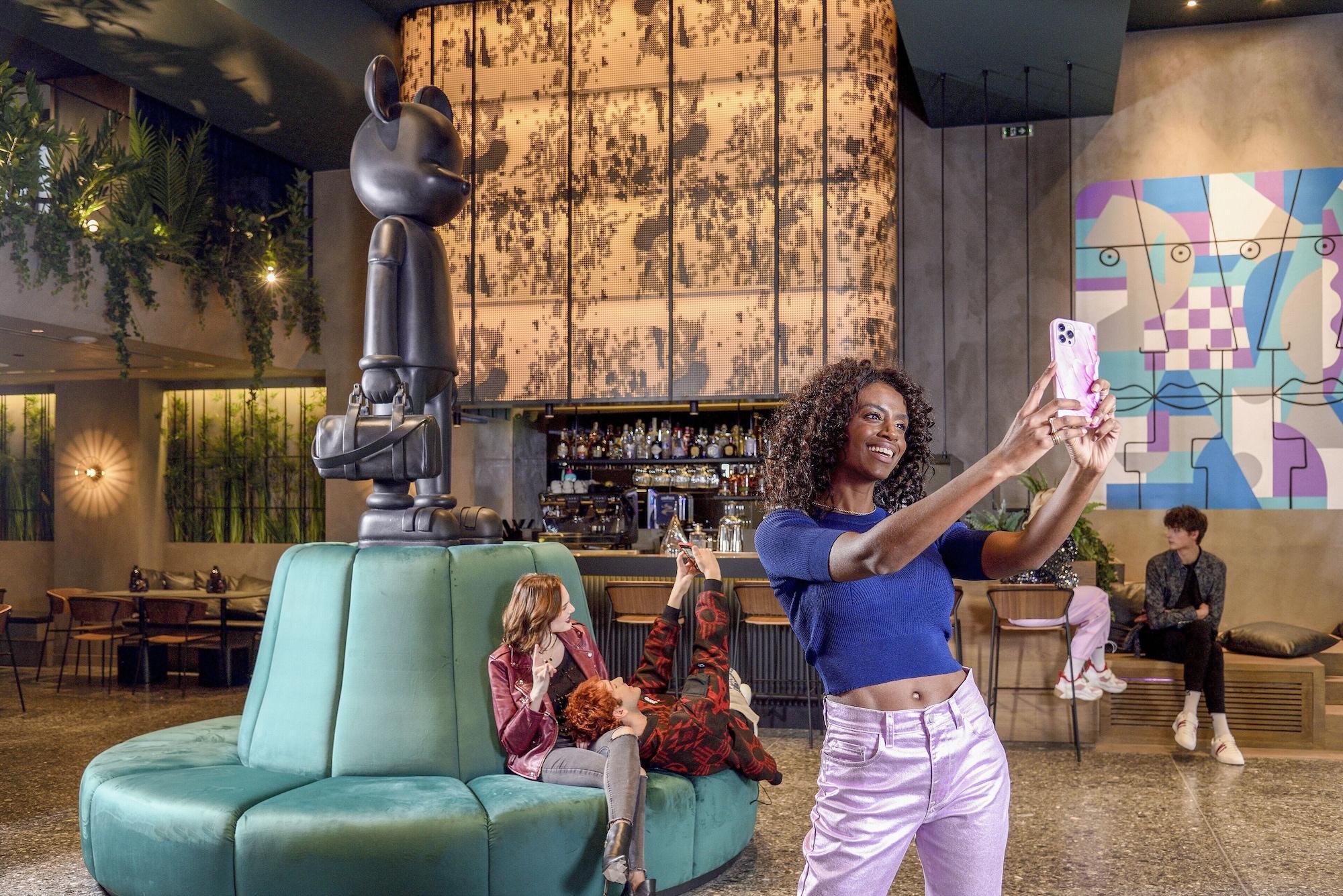 Onoma Hotel เทสซาโลนิกิ ภายนอก รูปภาพ Starbucks Reserve Roastery in Milan, Italy