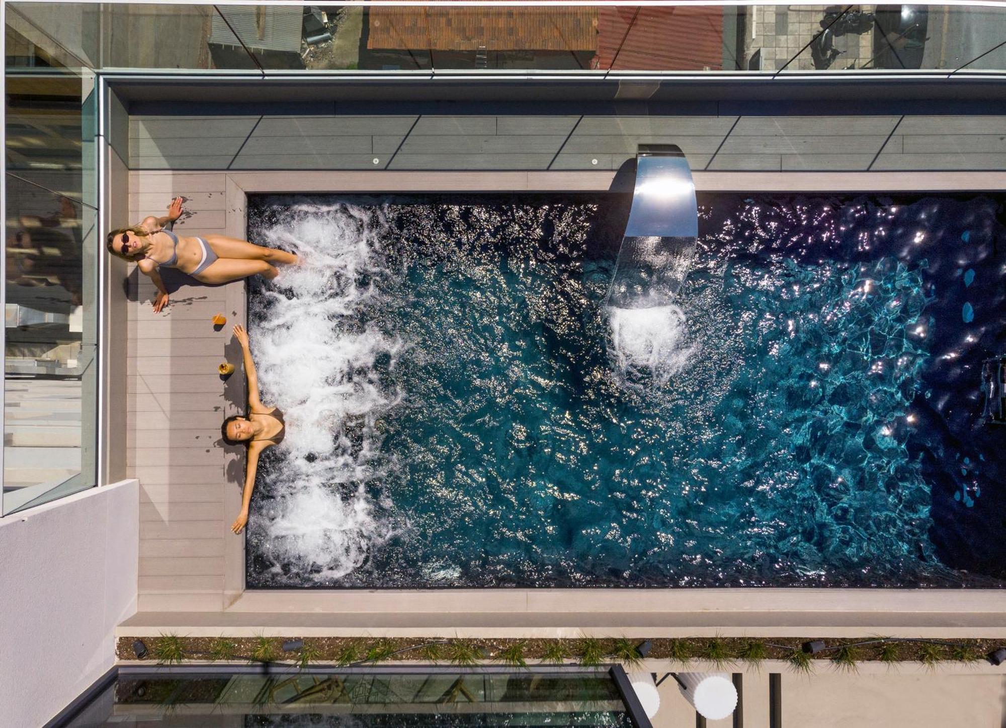 Onoma Hotel เทสซาโลนิกิ ภายนอก รูปภาพ The pool at the 2012 Olympic Village